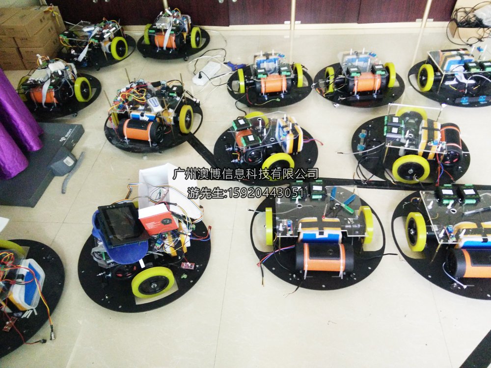 正在出貨的機(jī)器人底盤(pán)